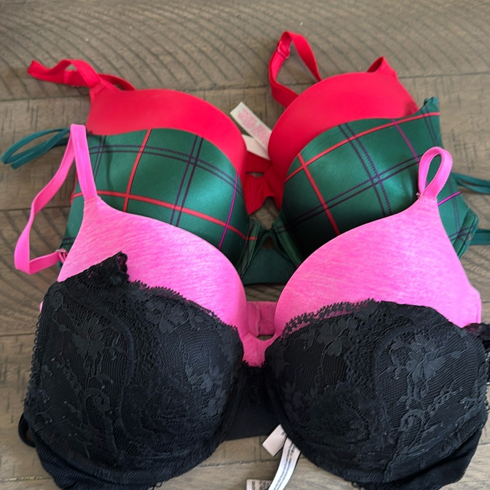 4 Victoria secret / PINK bras